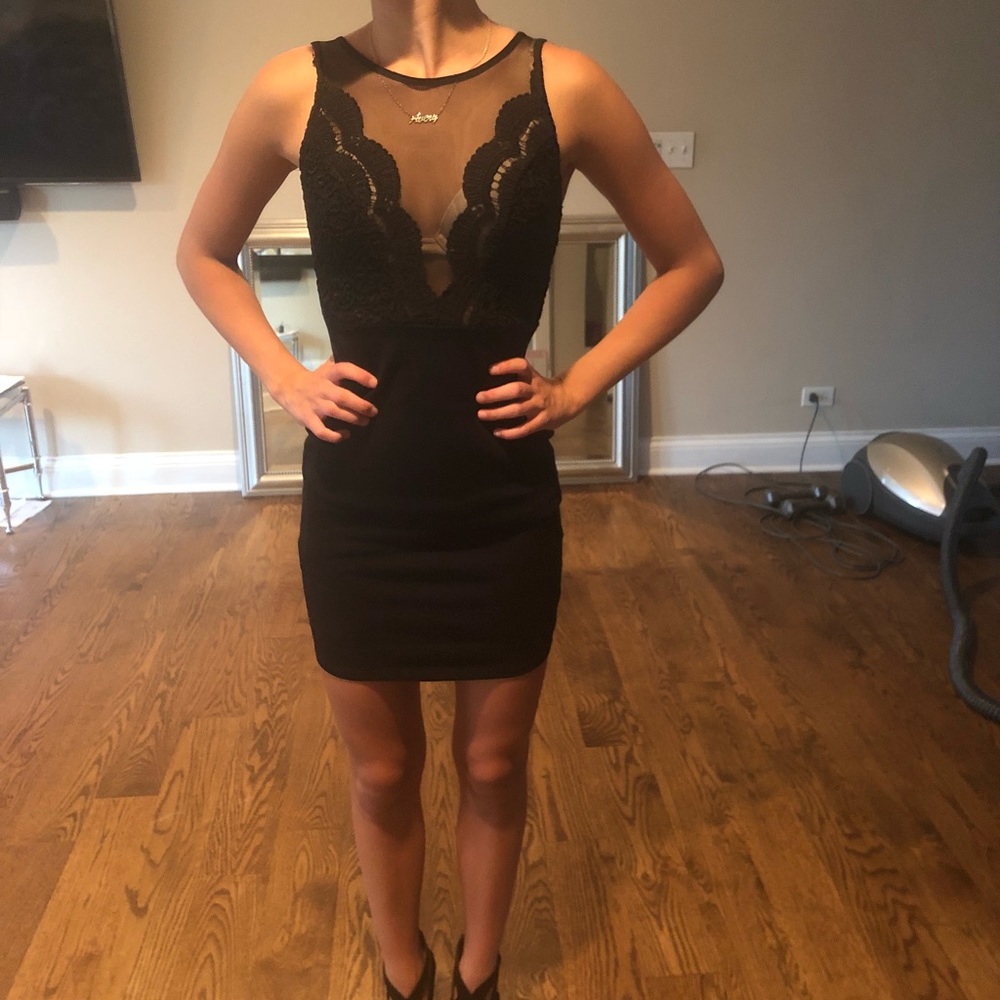 Like new LULUs Black body con mini dress XS